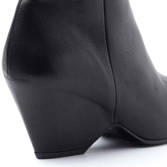 Vic Matie Black Leather Ankle Boots with Shell-Sha - Picture 3 of 7